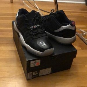 Air Jordan 11 Retros Low BG
